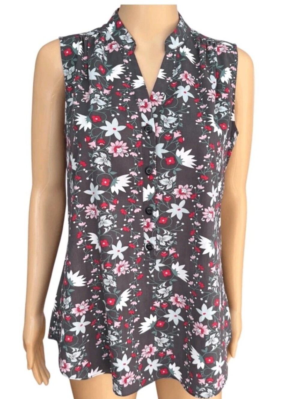Cabi Plaza Fiesta Floral Sleeveless Spring Gray w/Red/White, Pink &Light Blue